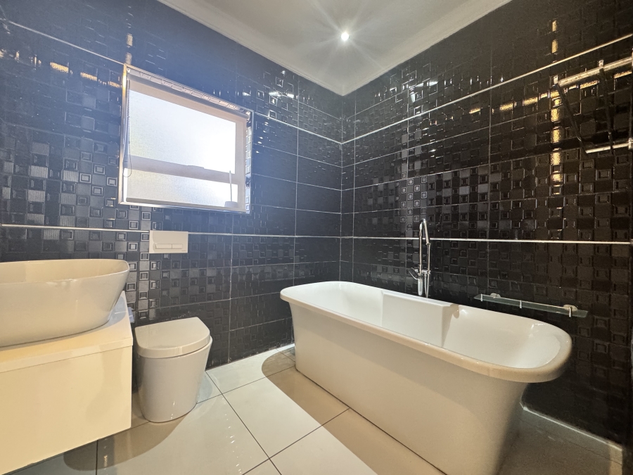 To Let 3 Bedroom Property for Rent in Wilkoppies North West